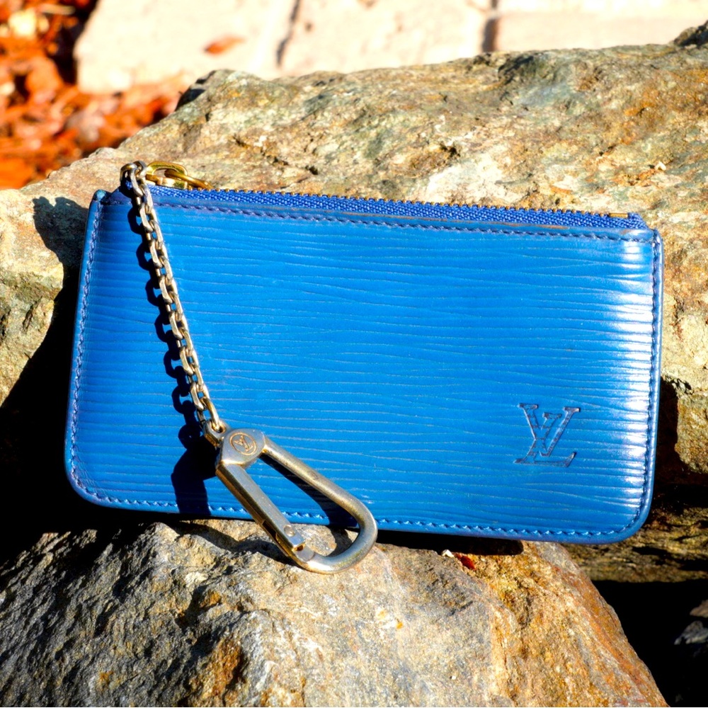 Authentic LV Coin Cles